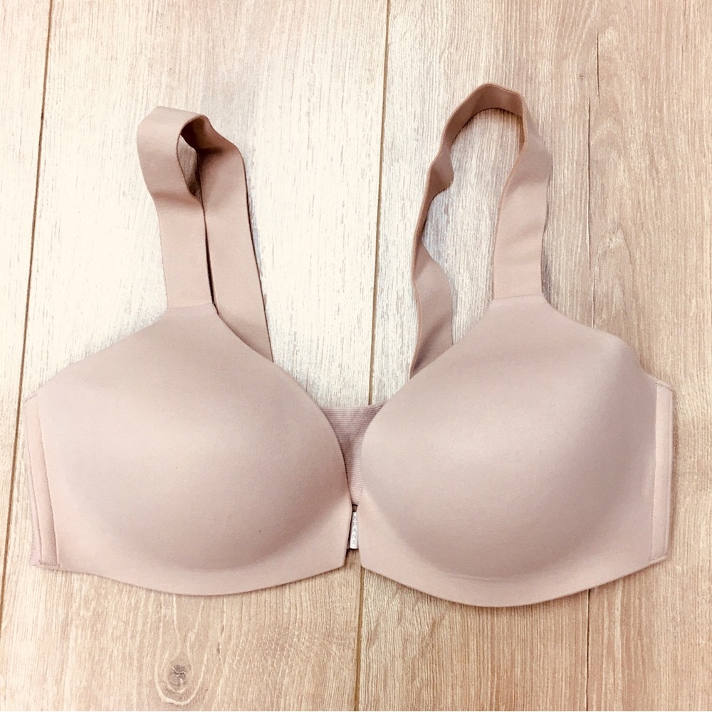 Spanx new without tags bra nude padded 
36B padded Everyday Smooth t shirt style - Picture 5 of 6